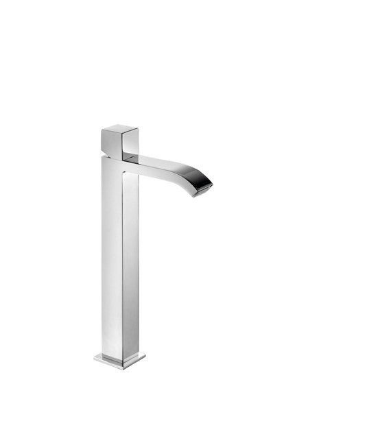 CUADRO-TRES BATERIA UM. Z WYLEWKA TYPU KASKADA