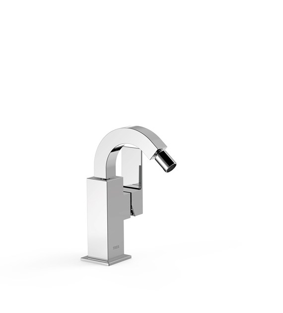 CUADRO-TRES BAT. BIDET.